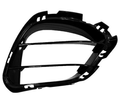 Articolo KZC7Z - GRIGLIA P/TI A/DX EST NERA LUCIDA MERCED CLA C118-X118 SHOOTINGB