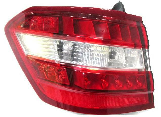 Articolo S9F1R - GR OTTICO P/DX EST A LED BIA-ROSSO MER CLASSE E W212 05/09>SW