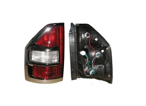 Articolo XR82B - FANALE P/SX CORNICE CROM 3 CONNETTORI MITSUB PAJERO 01/01/>12/02
